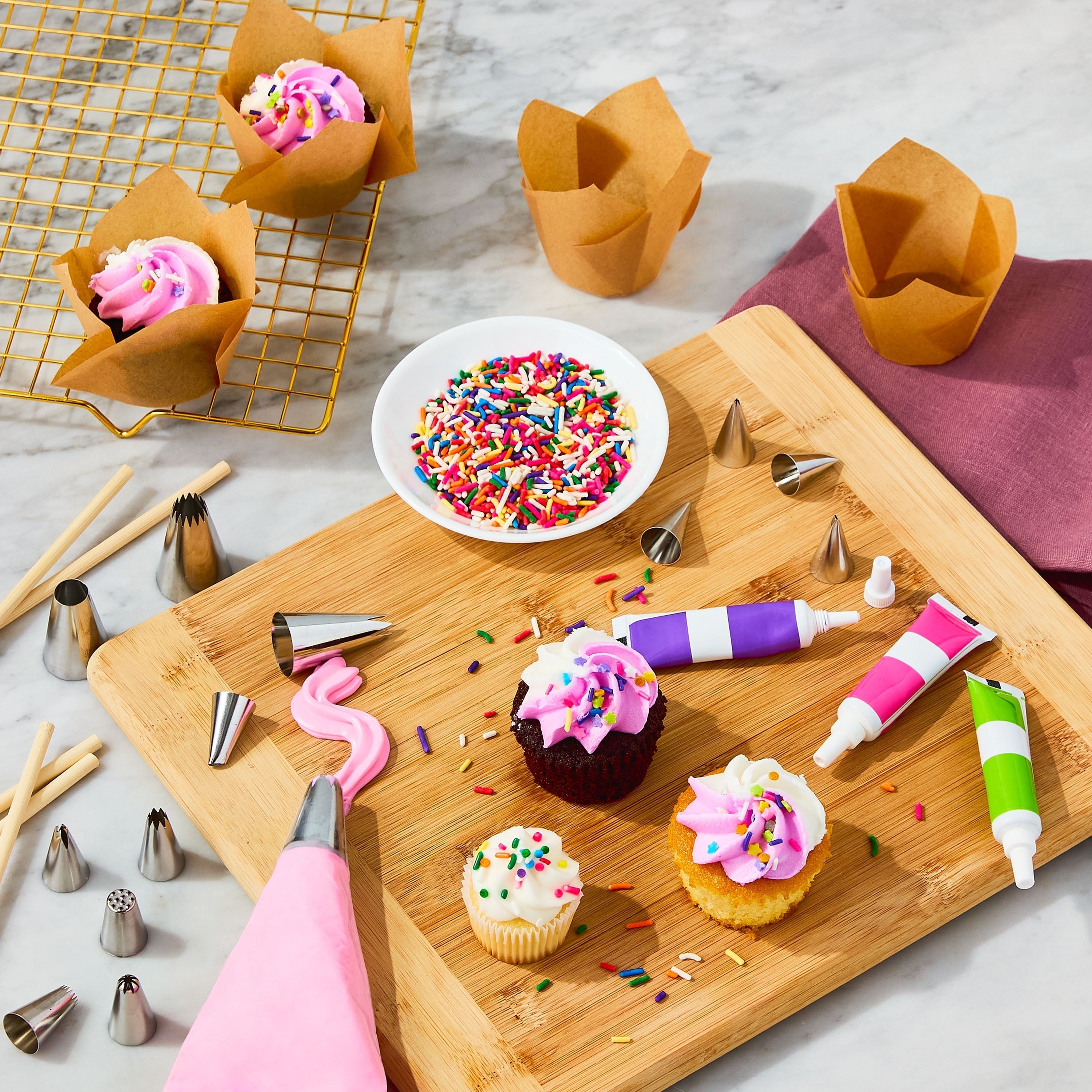 Deluxe Cake Decorating Tip Set, 13 Pieces