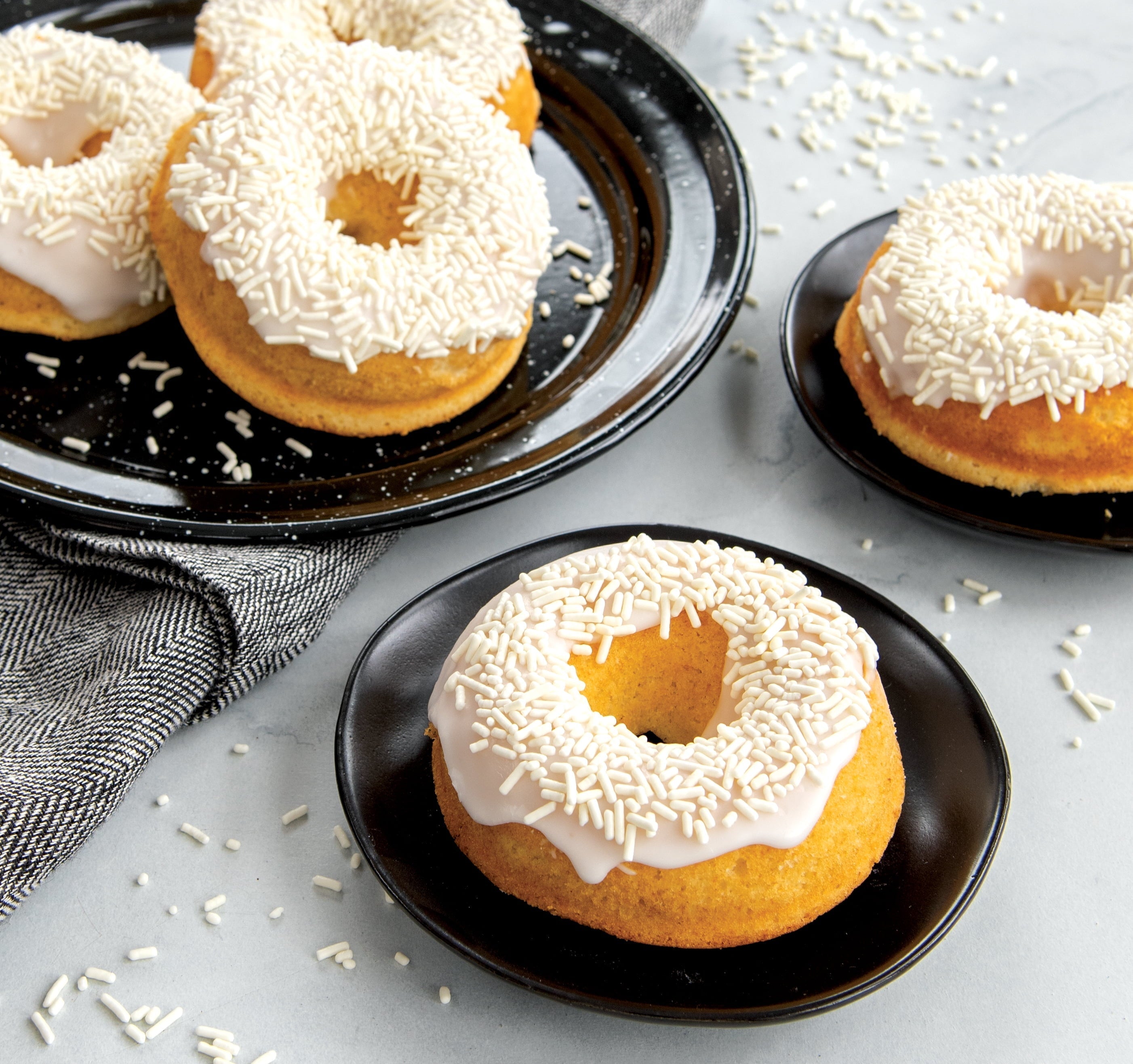 6 Cavity Nonstick Steel Donut Pan